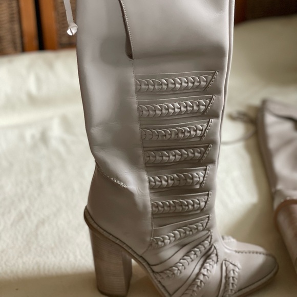 Thakoon knee high boots. Sz 39.5EU (8.5/9US) Dove grey/light beige, lightly worn - Picture 2 of 9